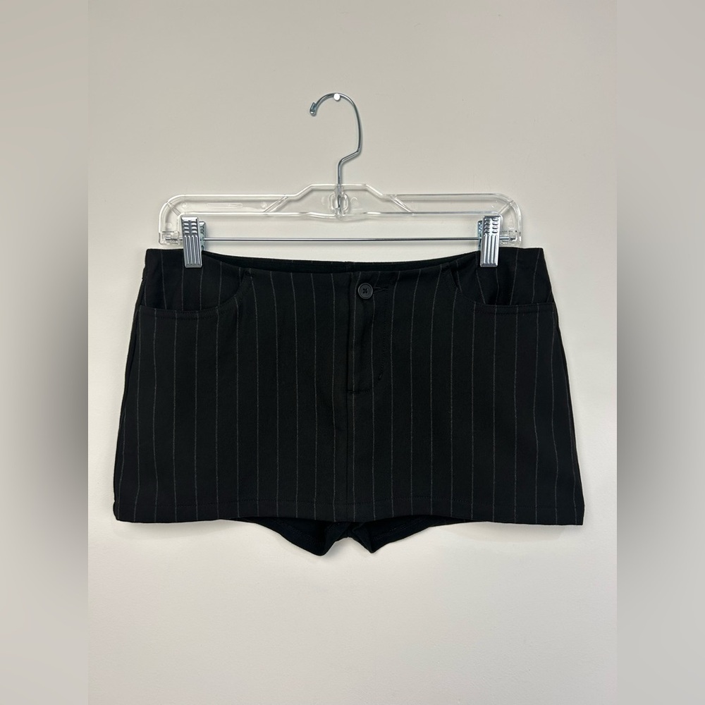 Brandy Melville Black Pinstripe Skort